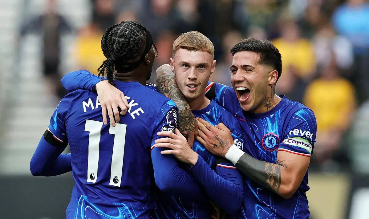 爱游戏APP-荷甲集结日再迎强敌，切尔西再遭质疑，主帅态度：压力陡增，心理建设被强调的简单介绍