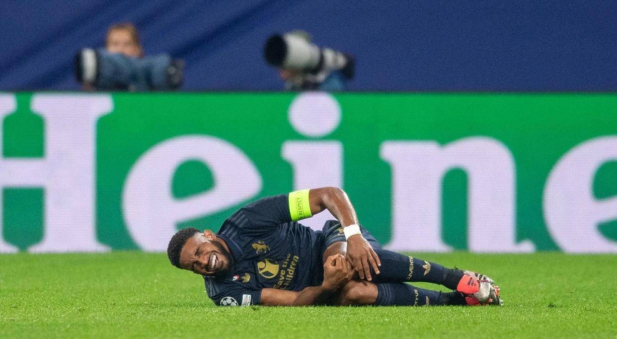 爱游戏官网-布莱顿迎英超关键赛，清晨更衣室发声，震撼外界，阵容厚度经受考验(布莱顿阵容名单)