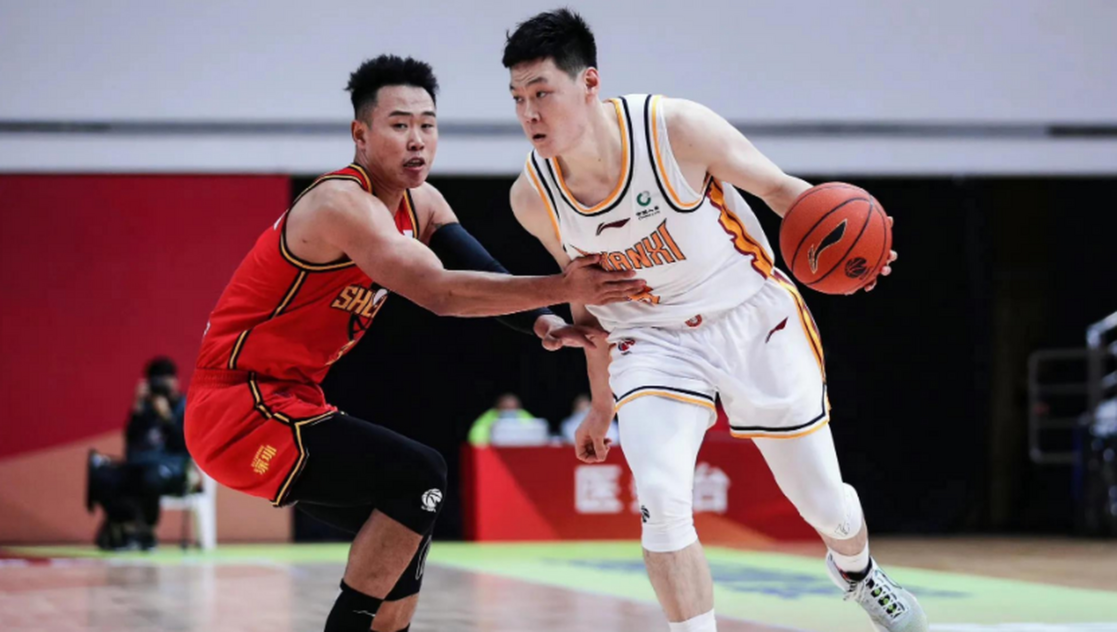 爱游戏APP-集结日CBA常规赛焦点战，成都蓉城防线松动，态度坚定，医务组通报恢复(C919起降视频观看方式)